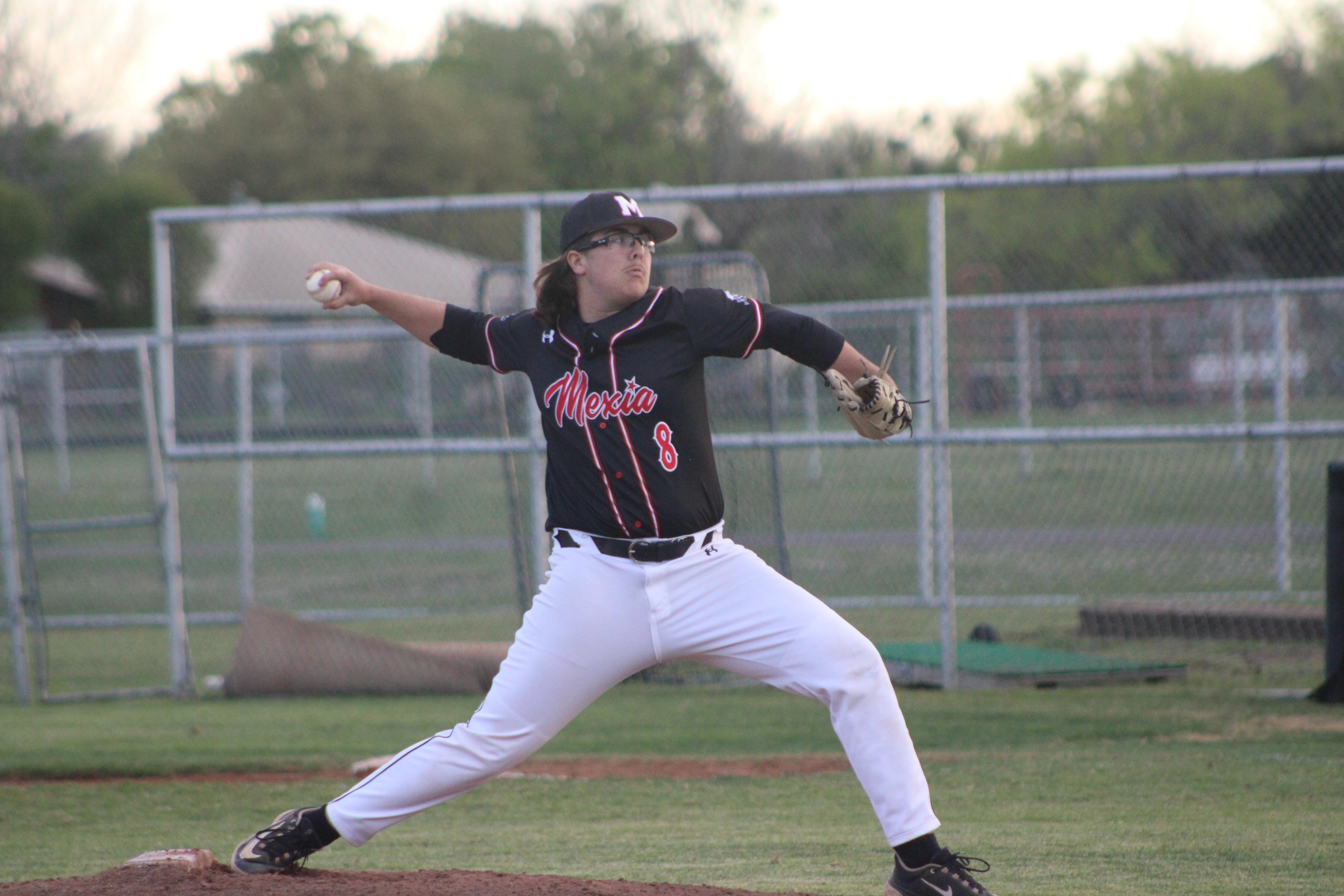 Blackcats overcome Fairfield, tied for second in District 20-3A | The ...